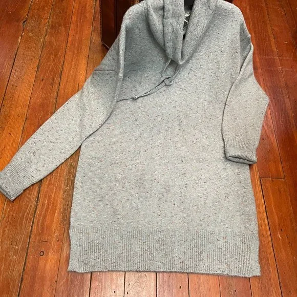 Hem & Thread - Picture 2 of 5